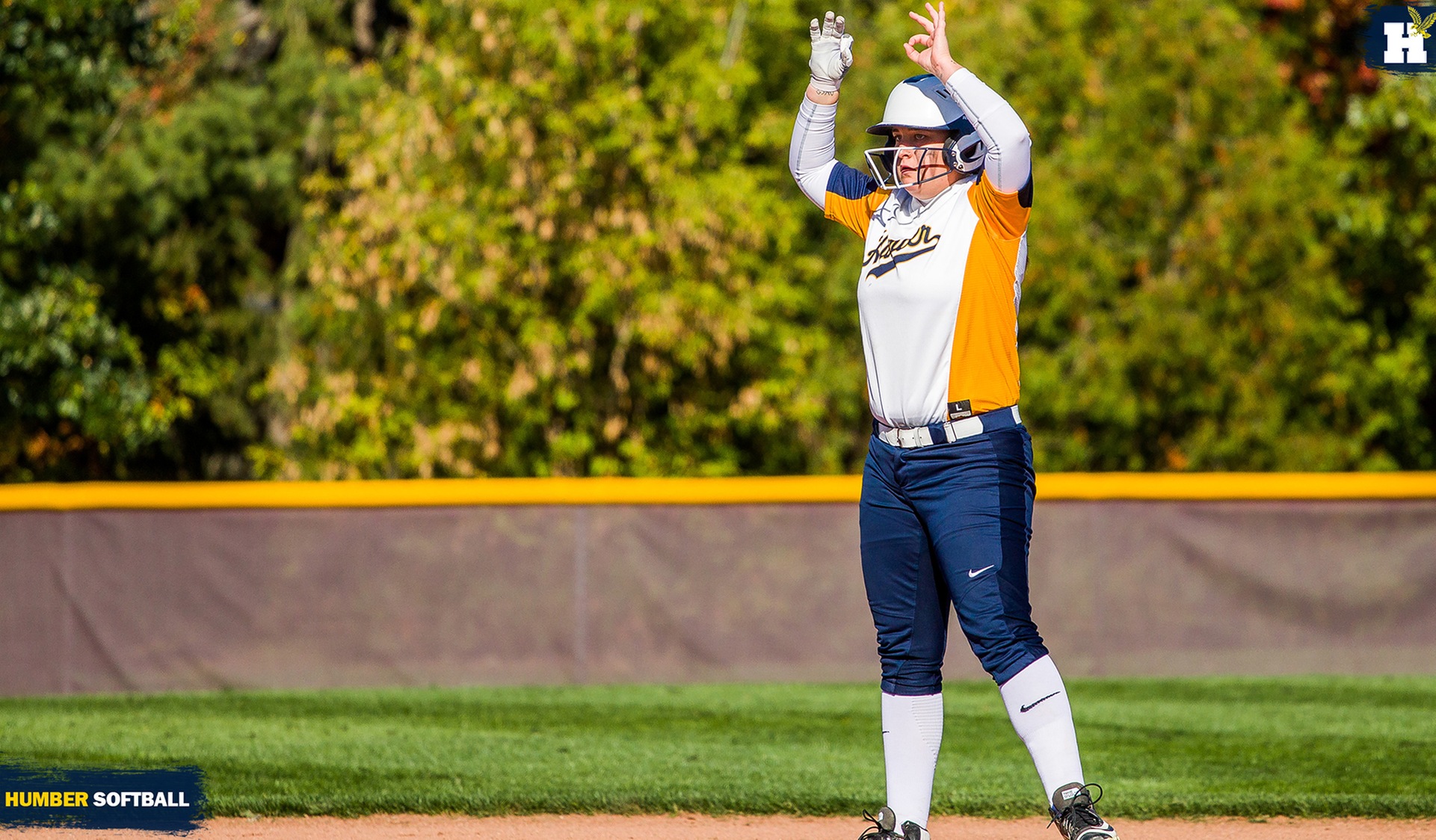 SOFTBALL SPLITS WITH FANSHAWE ON THE ROAD