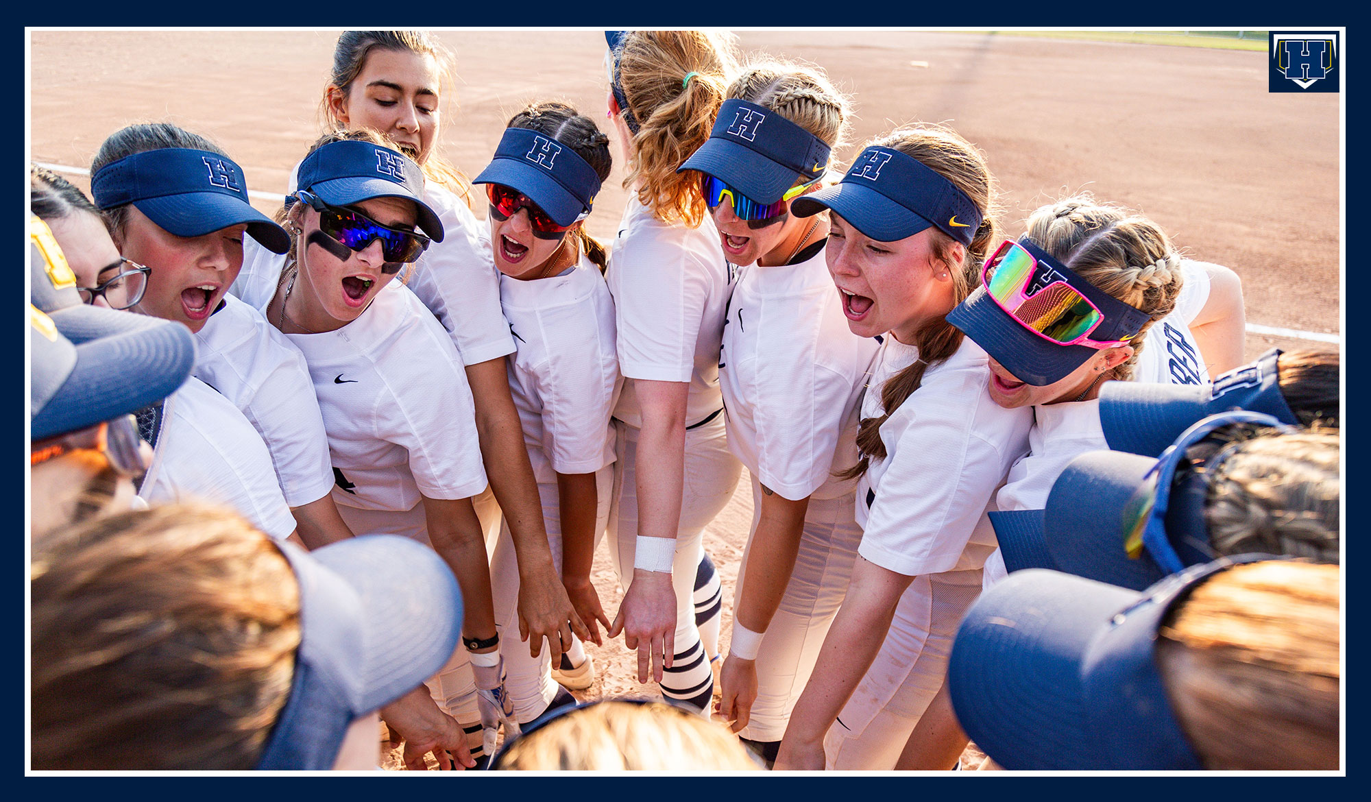 softball huddle