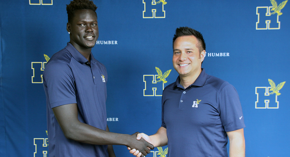 ATHLETIC FORWARD CHAM UJULLU SIGNS WITH HUMBER BASKETBALL