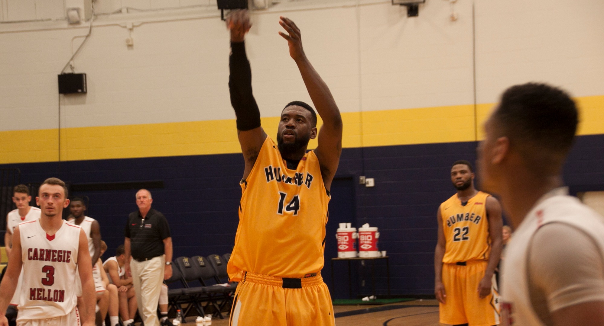 HAWKS THRILL CROWD WITH 86-81 PRE-SEASON WIN ON SUNDAY