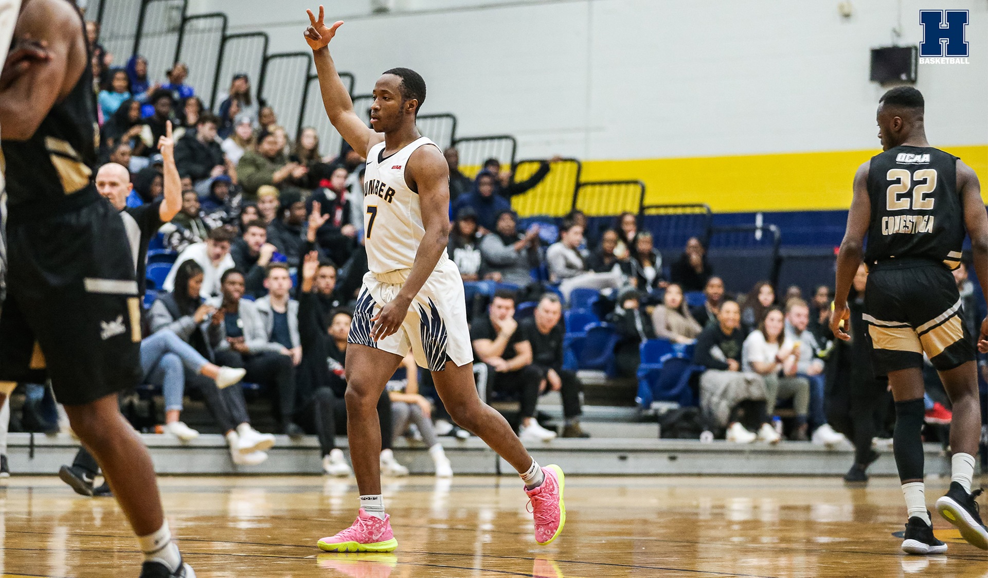 Men's Basketball Extends Win Streak to Nine
