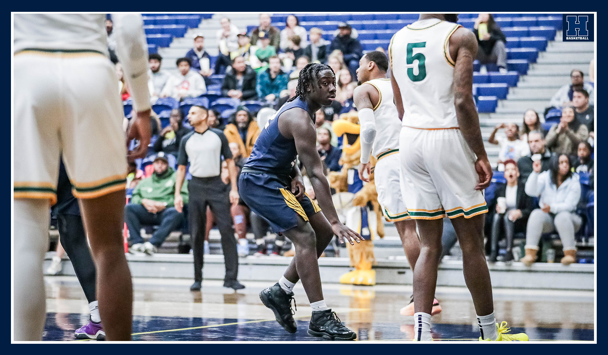 Men's Basketball rolls No. 9 St. Clair to end homestand