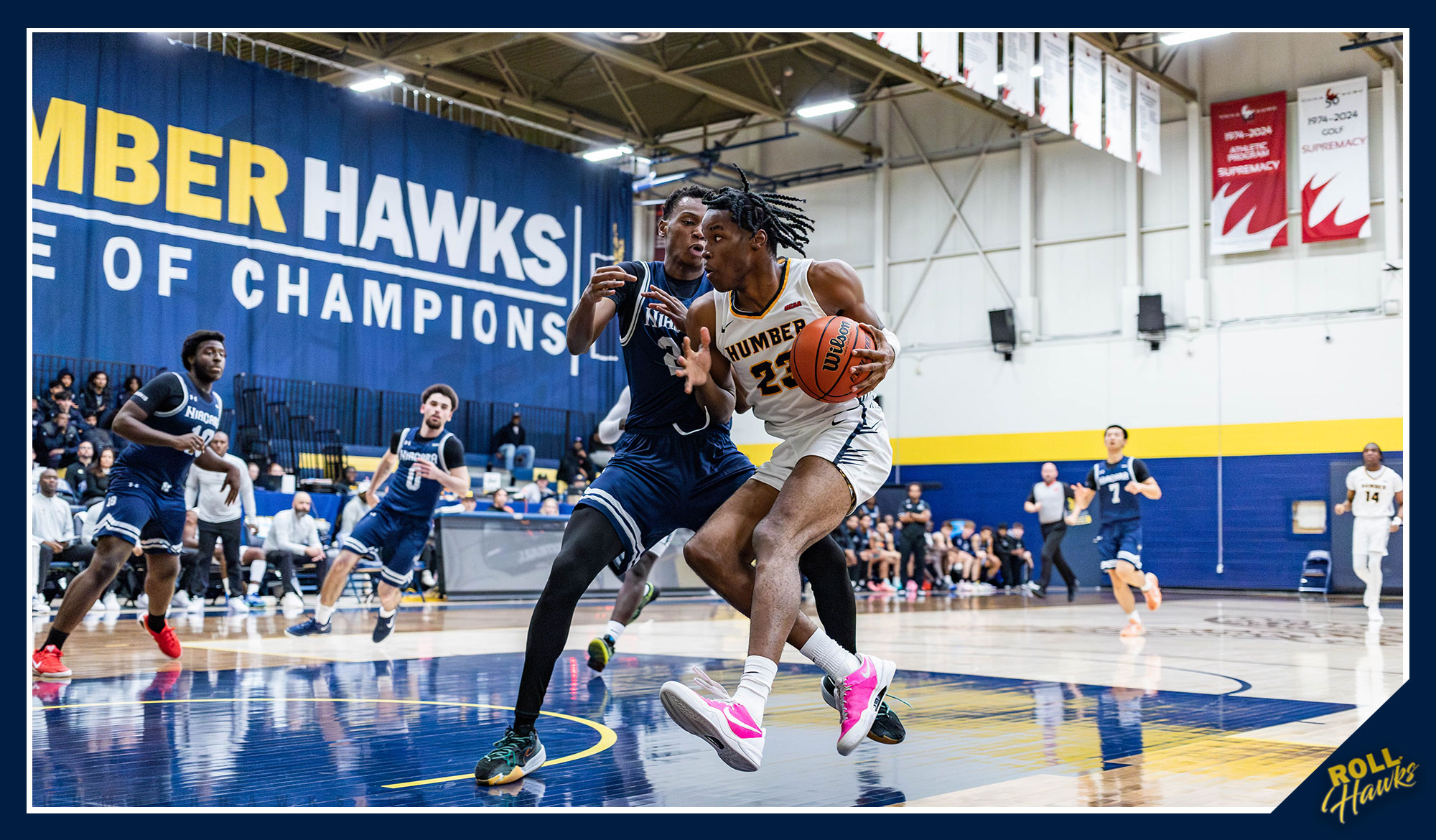 Men's Basketball holds on to down Niagara, 65-54