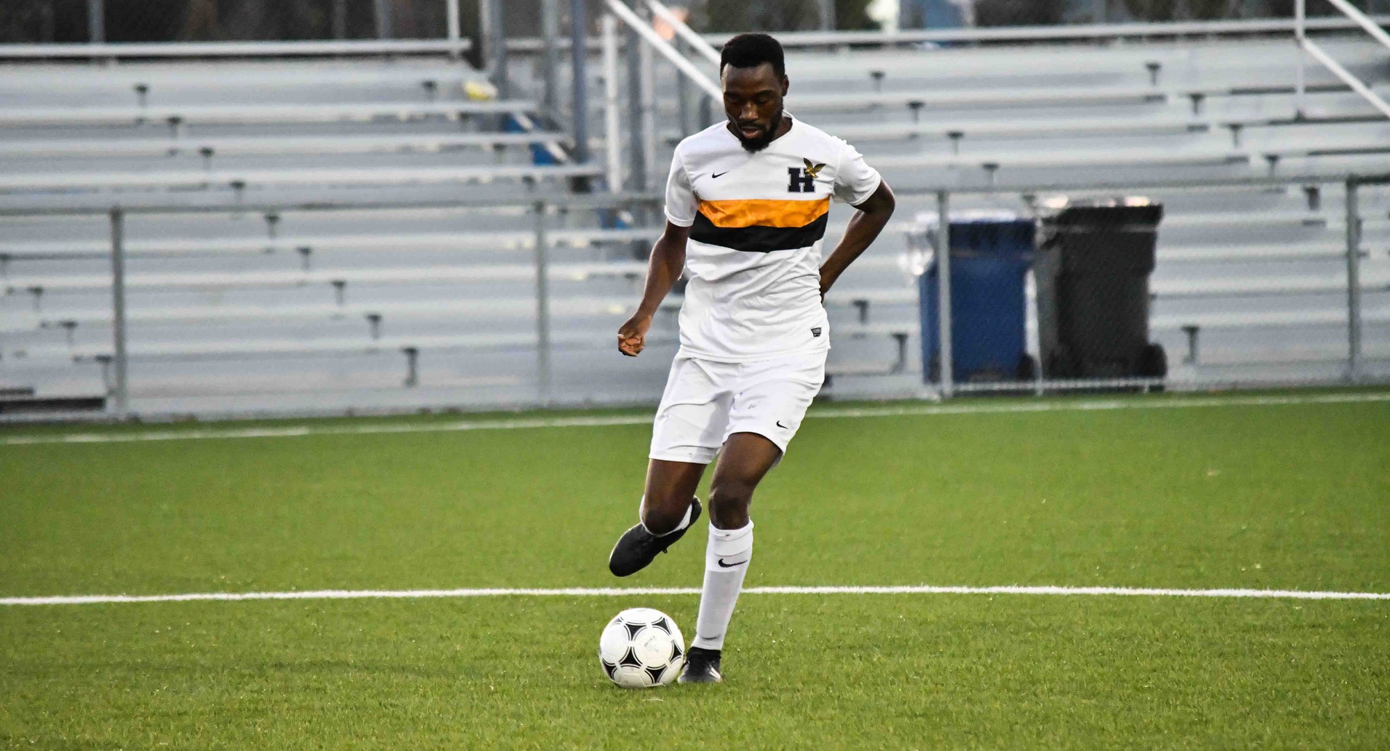 HAWKS MEN BOUNCE BACK TO CLAIM BRONZE MEDAL