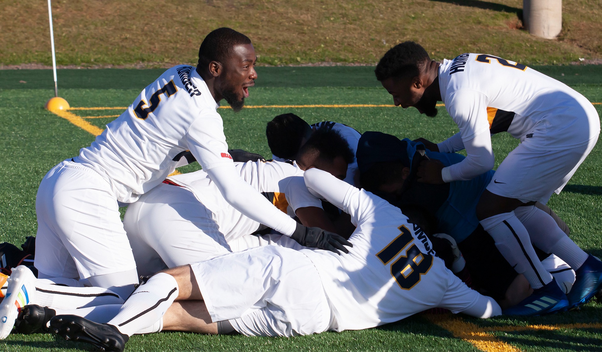 MEN'S SOCCER WIN ON PENALTY KICKS, ADVANCE TO CCAA SEMIFINAL