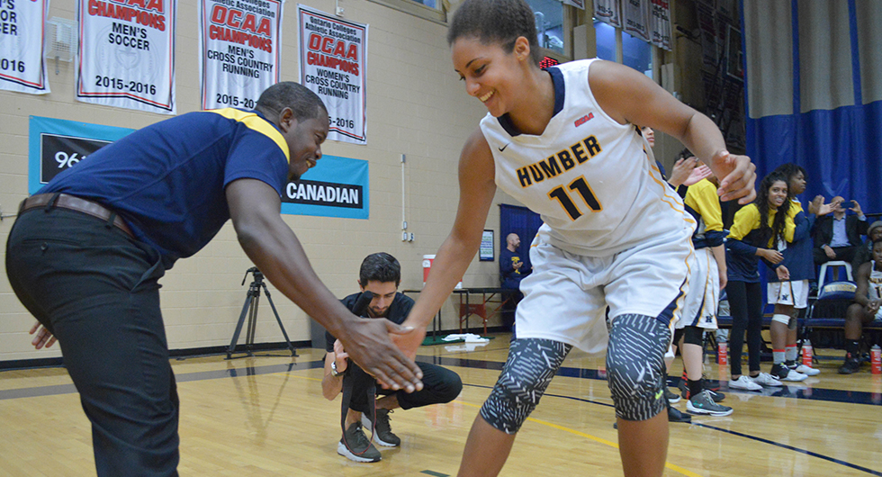 No.1 HAWKS CRUISE TO WIN OVER NIAGARA