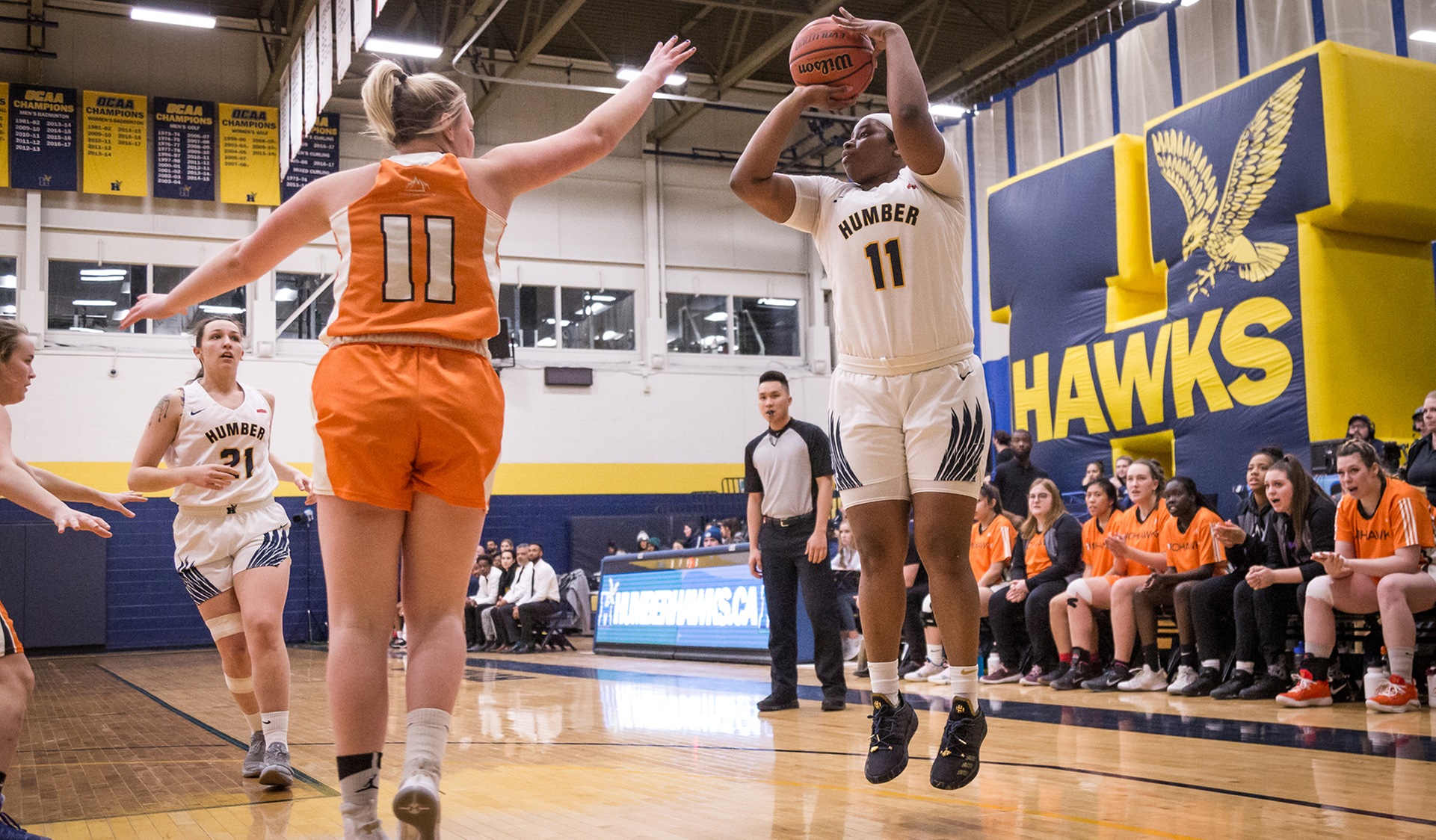 No. 2 WOMEN'S BASKETBALL WINS HOME FINALE OVER MOHAWK, 70-46