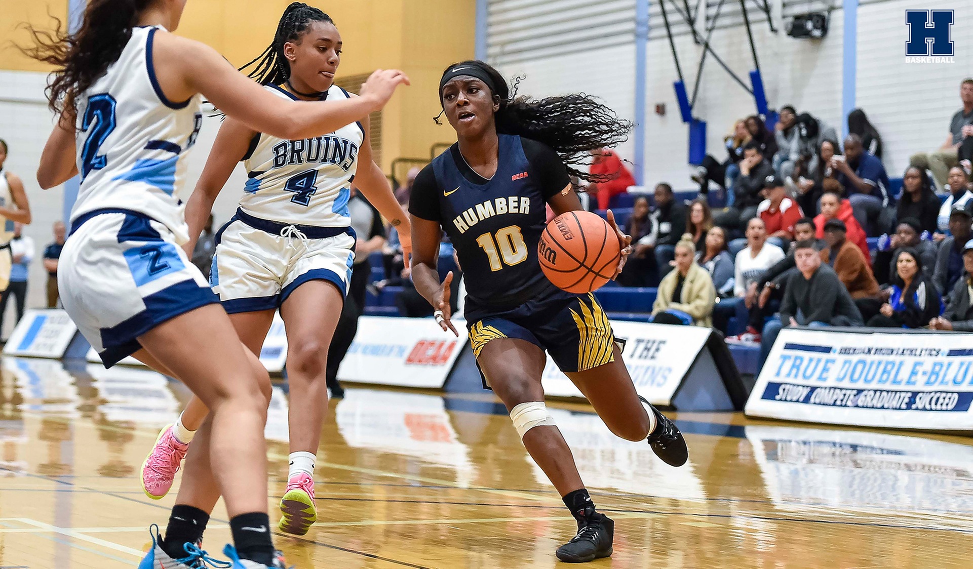 Women's Basketball Defeats Sheridan in OT, 72-70