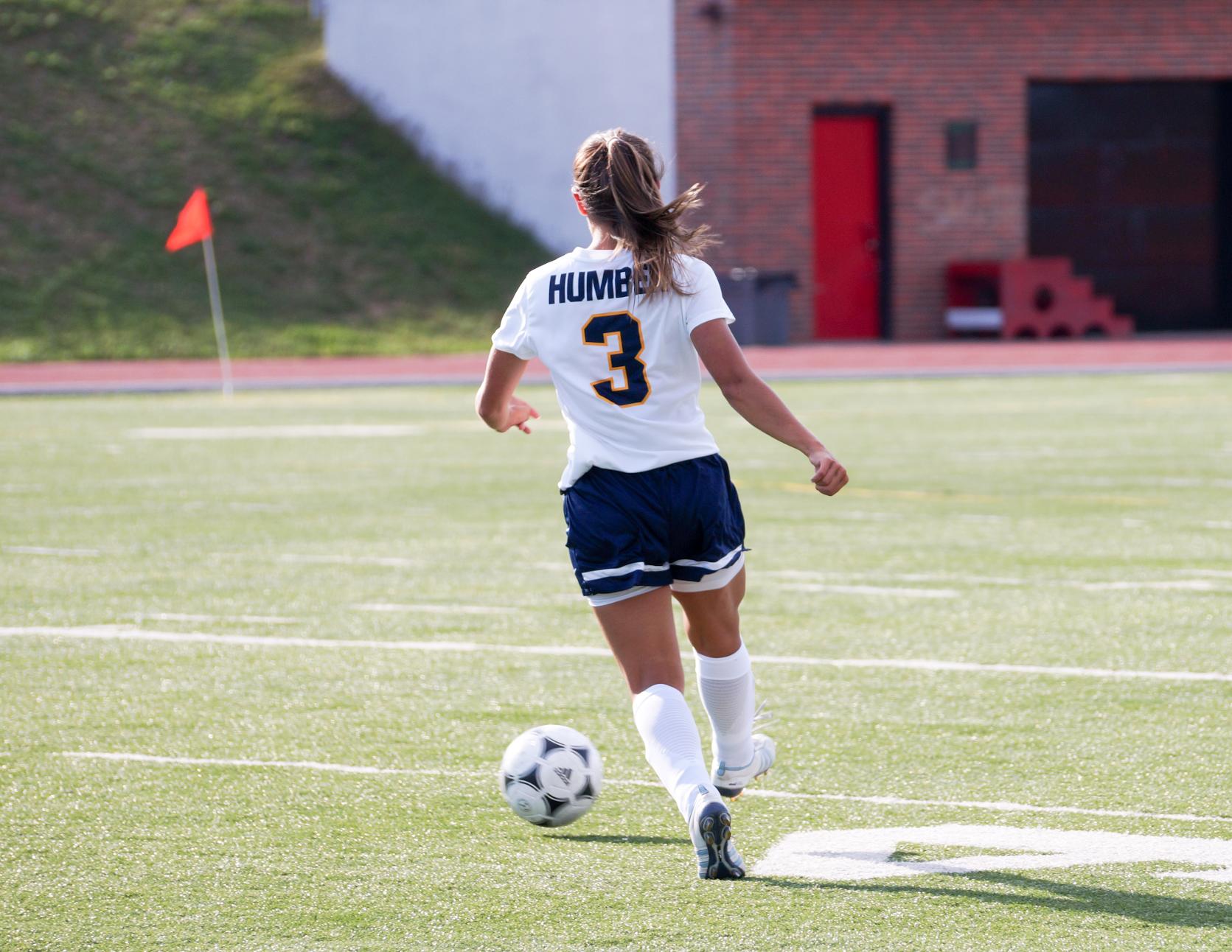 WOMEN'S SOCCER BATTLES HARD FOR 0-0 DRAW