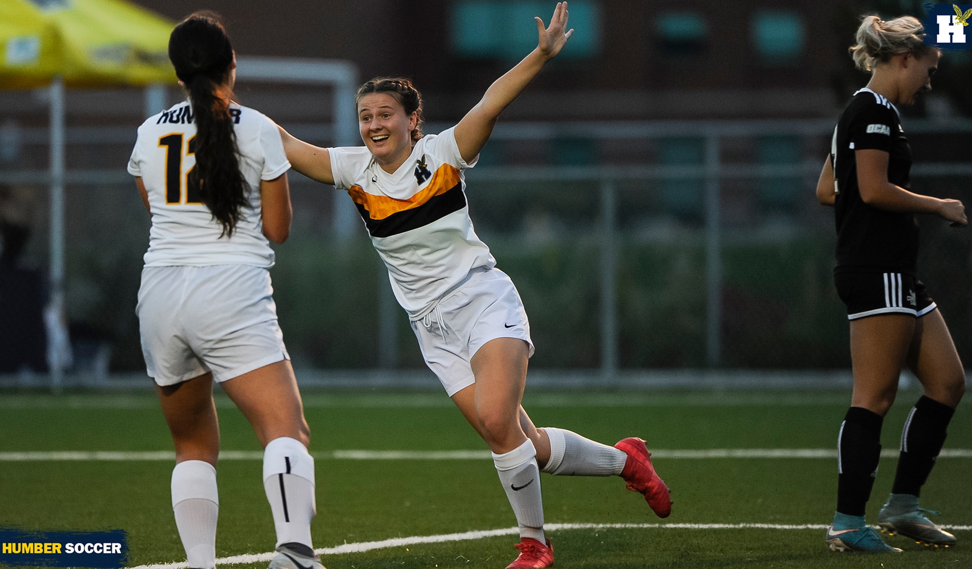 No. 4 WOMEN'S SOCCER RUNS PAST CONESTOGA, 5-0