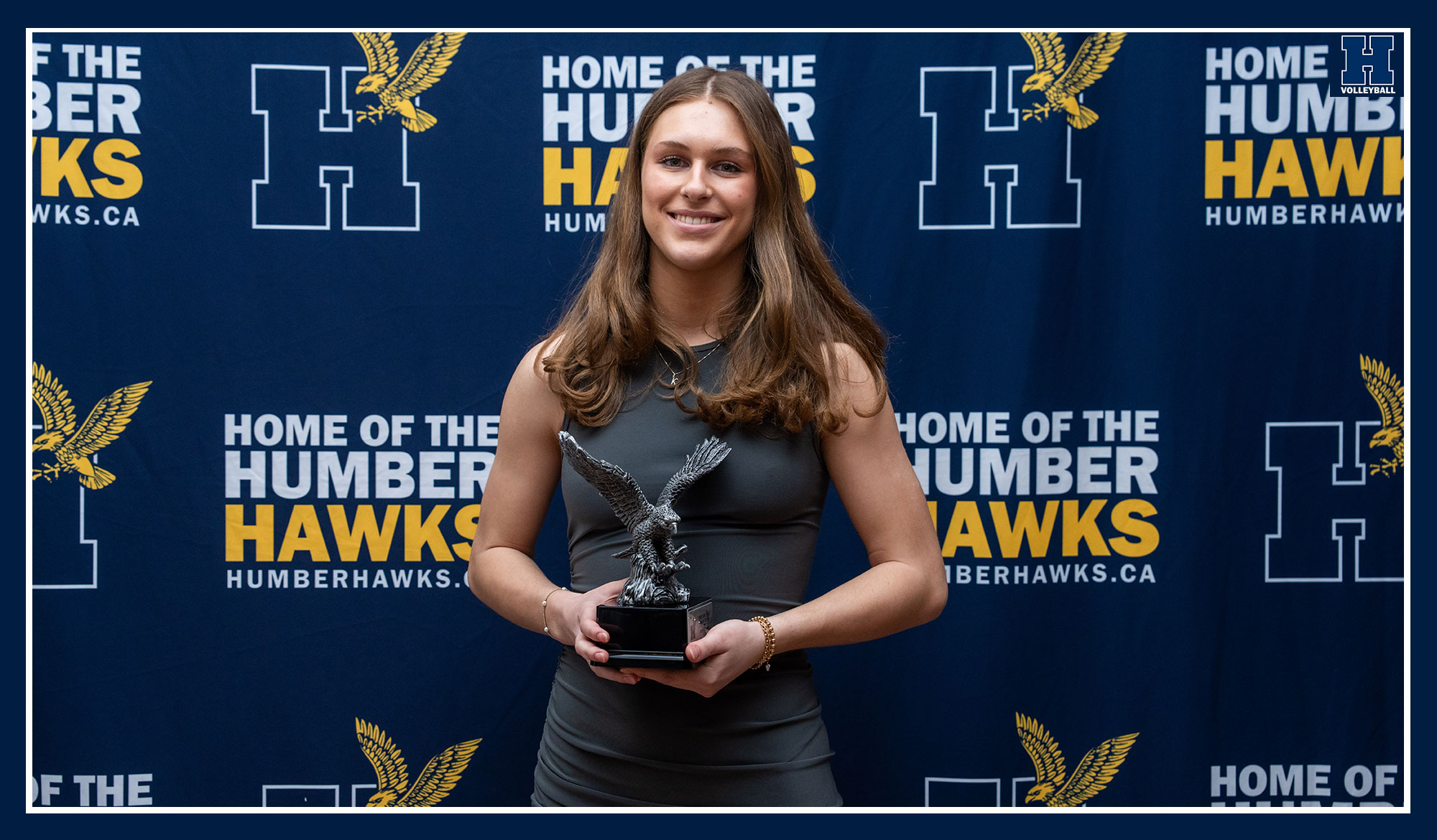 Kennedy Williscroft accepting her award