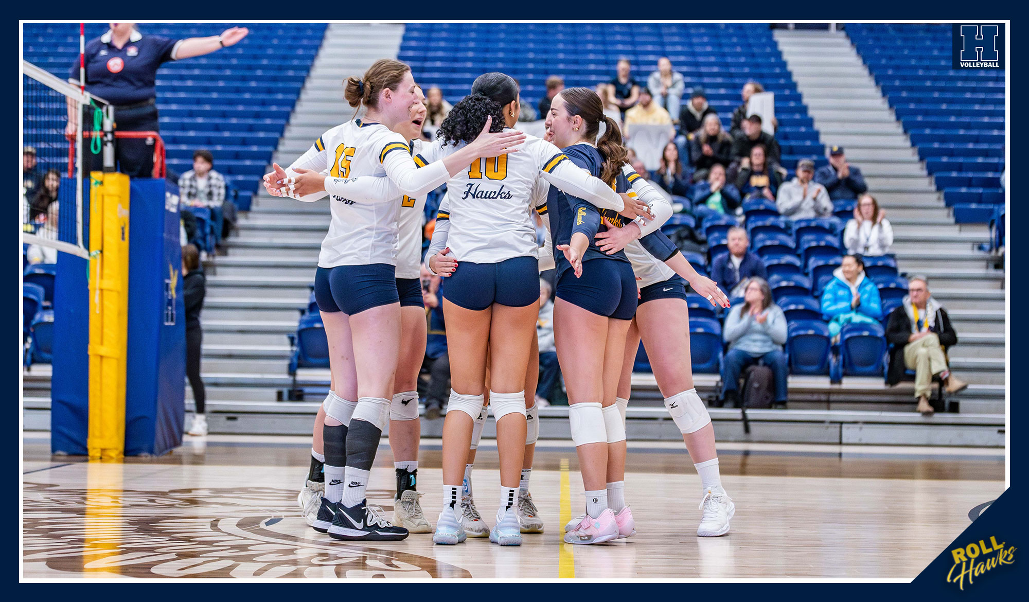 No. 4 Women's Volleyball finishes season perfect on the road